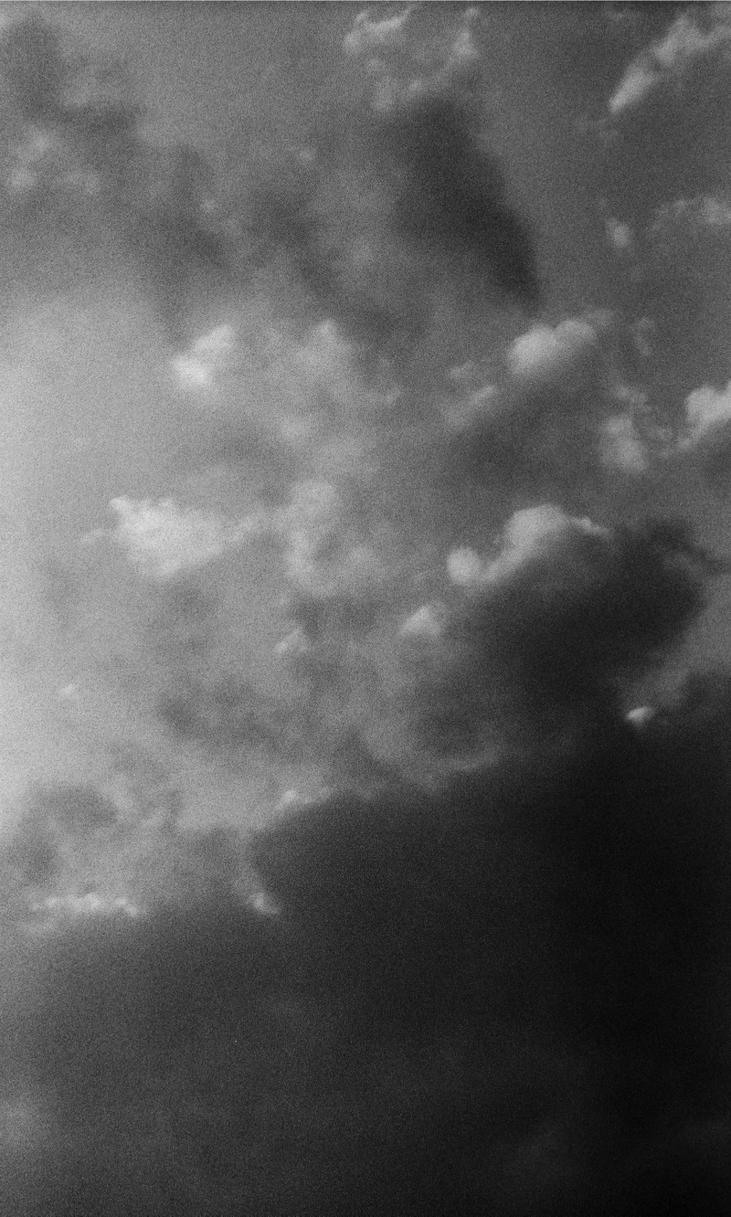 Old enlarged grain seems evident here.